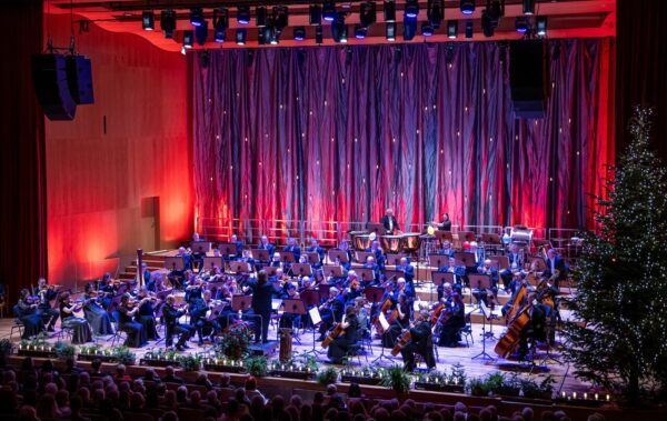 zdjęcie Orkiestry Symfonicznej Filharmonii Podkarpackiej podczas koncertu