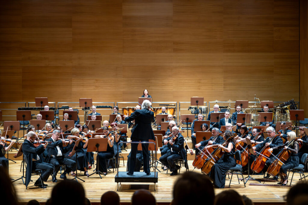 Orkiestra Symfoniczna Filharmonii Podkarpackiej pod batutą Tadeusza Wojciechowskiego
