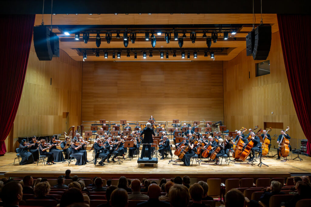 Orkiestra Symfoniczna Filharmonii Podkarpackiej pod batutą Tadeusza Wojciechowskiego