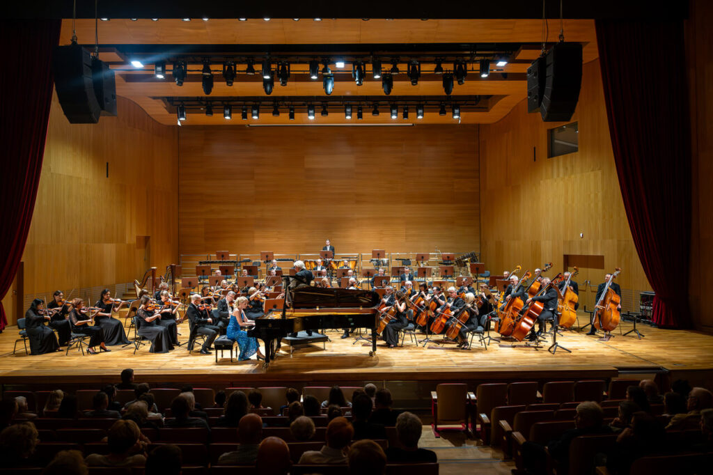 Beata Bilińska - fortepian i Orkiestra Symfoniczna Filharmonii Podkarpackiej pod batutą Tadeusza Wojciechowskiego