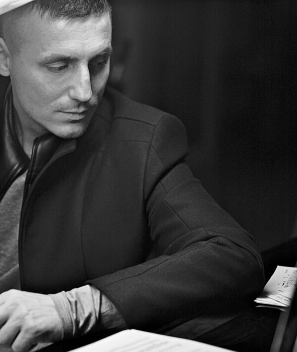 na zdjęciu pianista Maksym Rzemiński