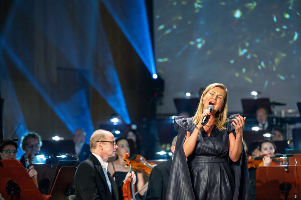 Wokalistka Karolina Leszko