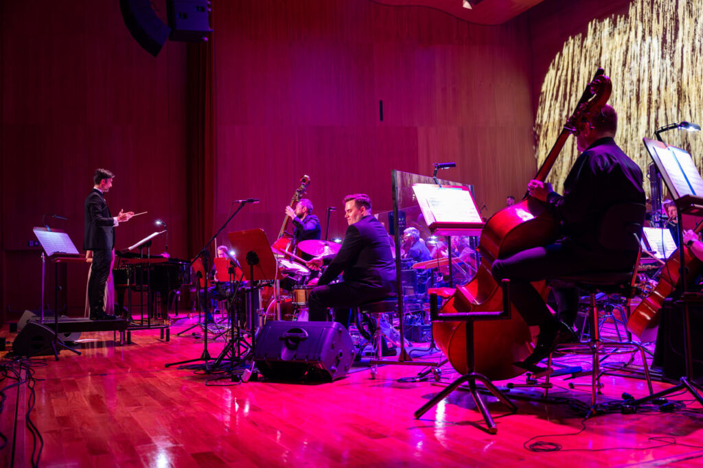 Orkiestra Symfoniczna Filharmonii Podkarpackiej pod batutą Daniela Nosewicza