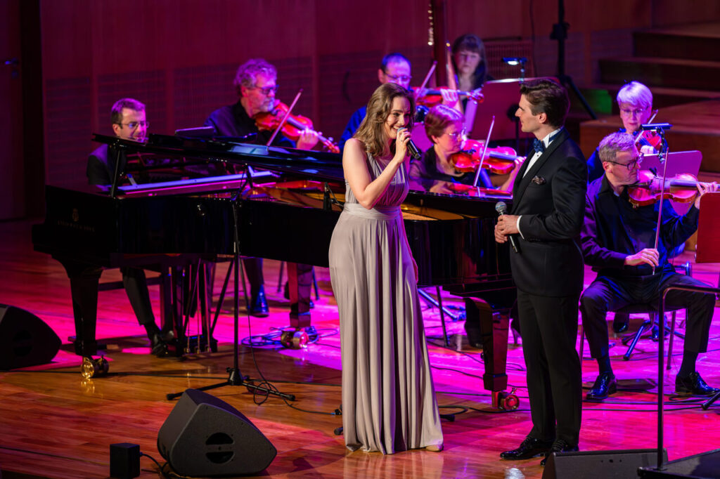 Wokaliści: Zosia Nowakowska i Wojtek Myrczek