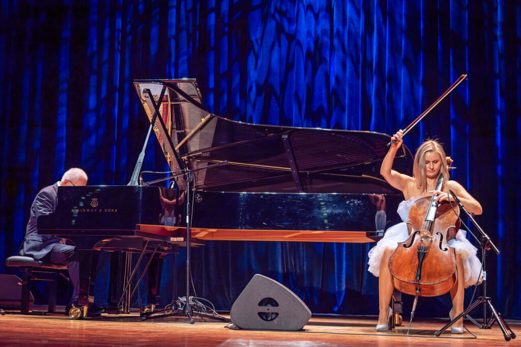 Waldemar Malicki (fortepian) i Małgorzata Krzyżanowicz (wiolonczela)