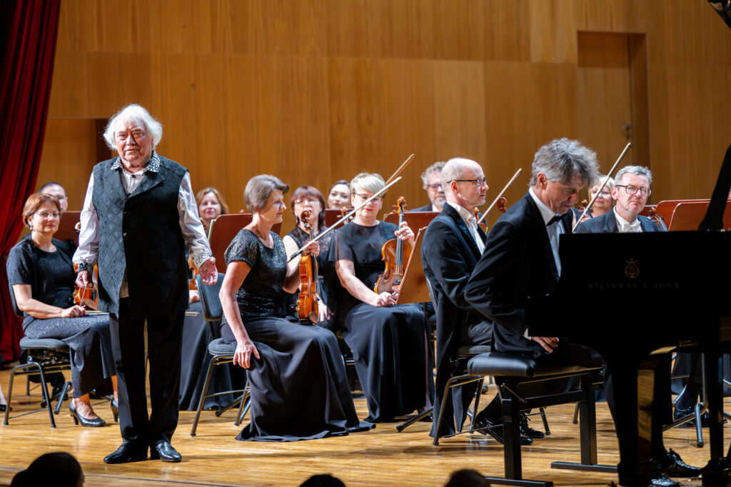 Maestro Jerzy Maksymiuk i Orkiestra Symfoniczna Filharmonii Podkarpackiej