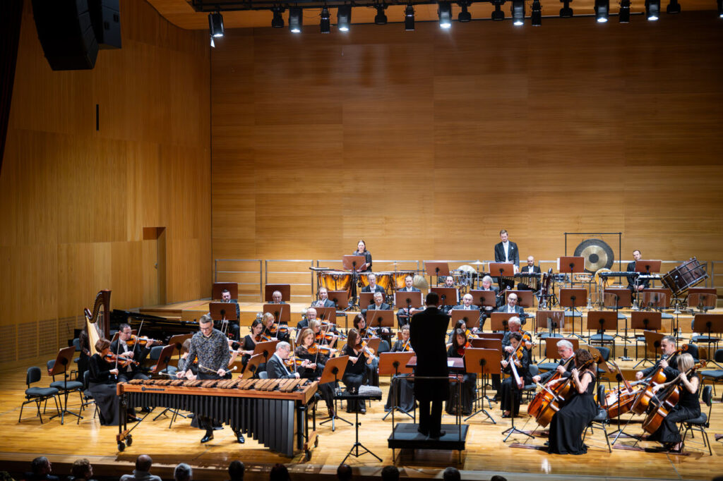 Jacek Rzym (marimba) i Orkiestra Symfoniczna Filharmonii Podkarpackiej pod batutą Jiri Petrdlika