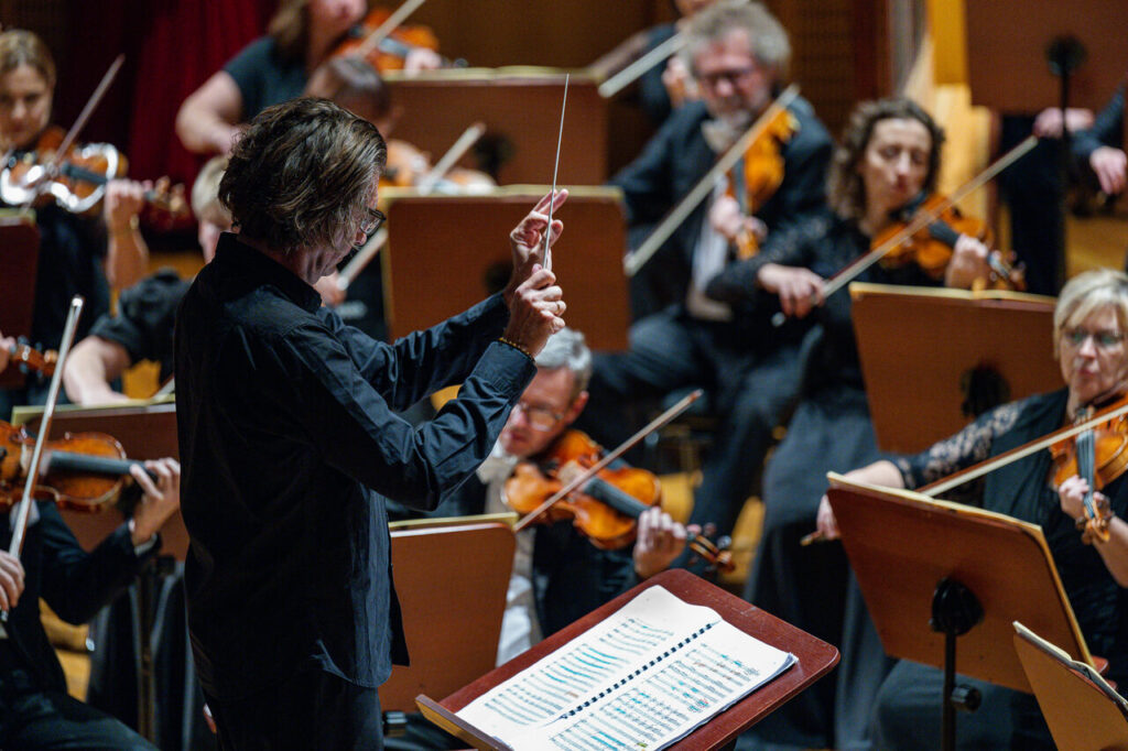 Orkiestra Symfoniczna Filharmonii Podkarpackiej pod batutą Piotra Pławnera