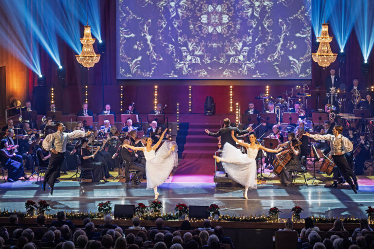 Read more about the article KONCERT SYLWESTROWY W FILHARMONII PODKARPACKIEJ – GALERIA ZDJĘĆ