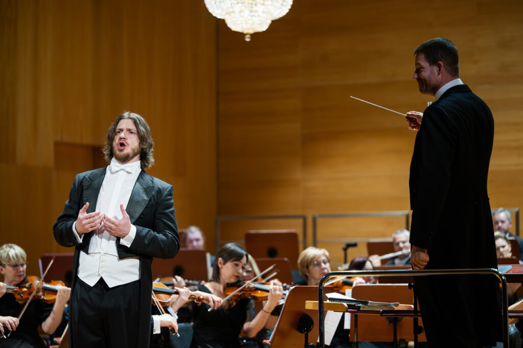 ANDRIJ CHARLAMOV – baryton i Orkiestra Symfoniczna Filharmonii Podkarpackiej pod batutą Jiri Petrdlika