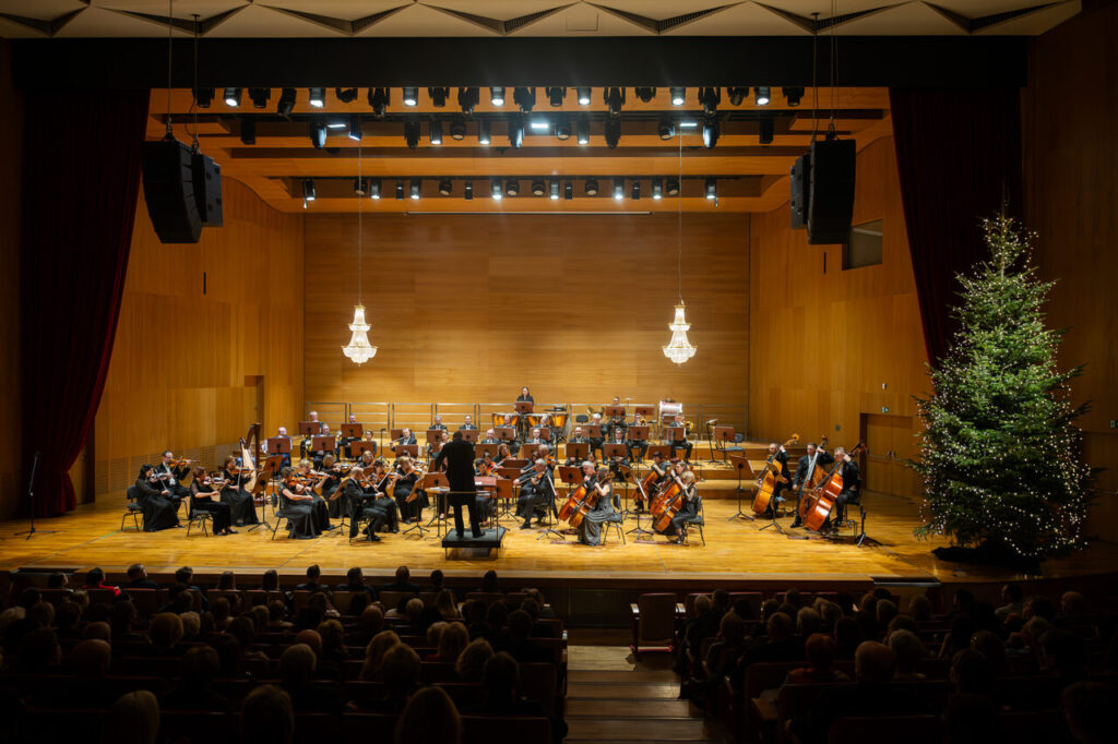 Orkiestra Symfoniczna Filharmonii Podkarpackiej pod batutą Jiri Petrdlika