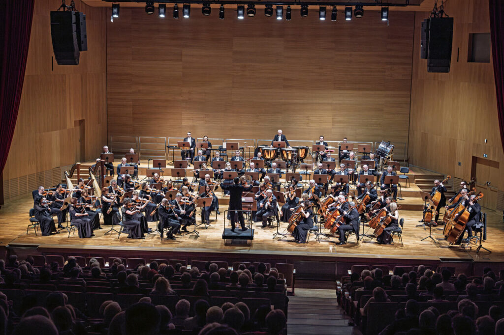 Orkiestra Symfoniczna Filharmonii Podkarpackiej pod batutą Pawła Przytockiego