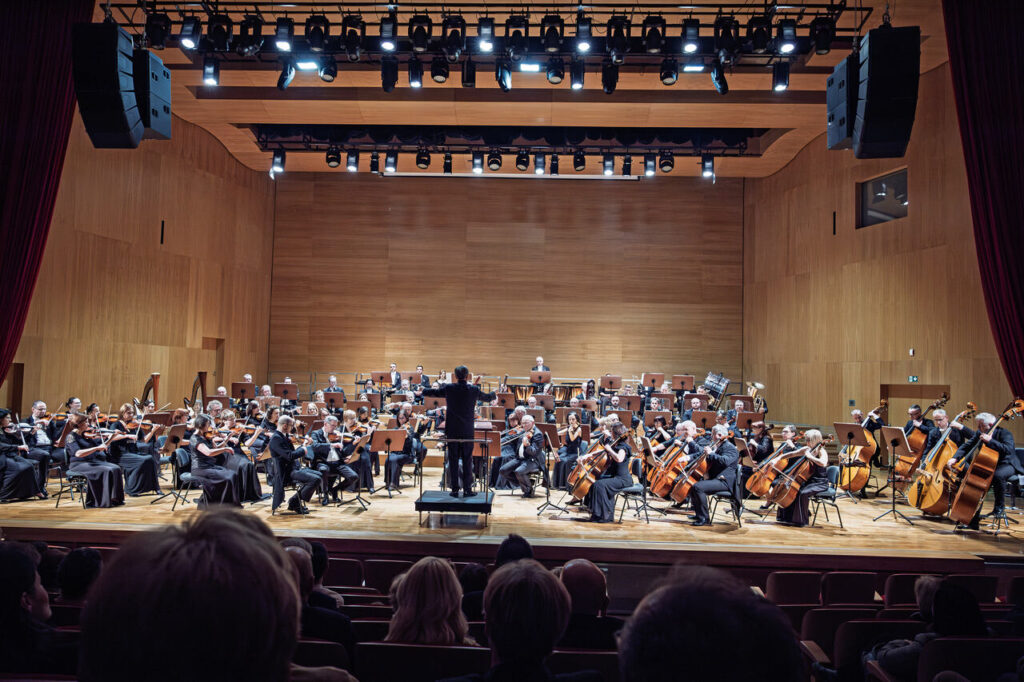 Orkiestra Symfoniczna Filharmonii Podkarpackiej pod batutą Pawła Przytockiego