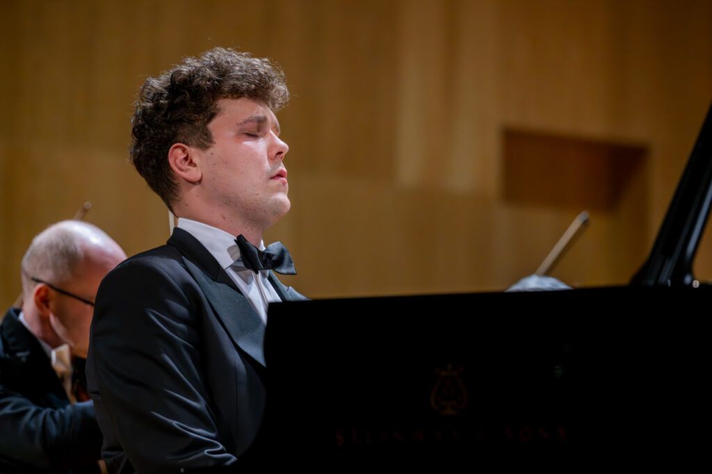 Szymon Nehring - fortepian