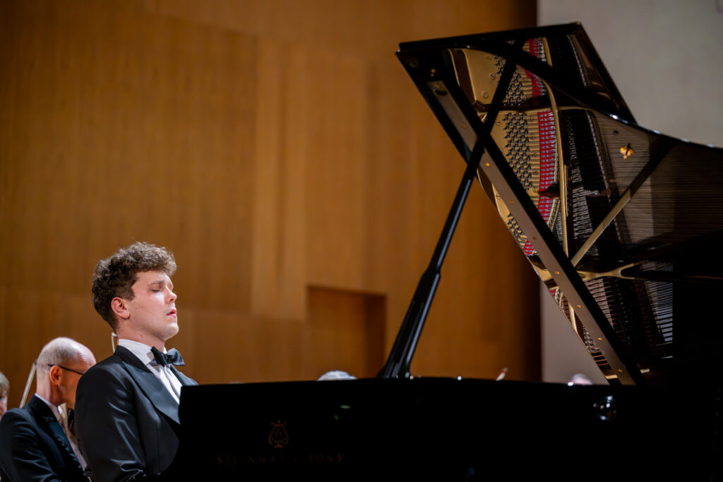 Szymon Nehring - fortepian