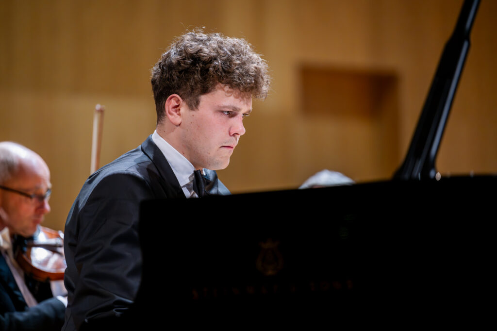 Szymon Nehring - fortepian