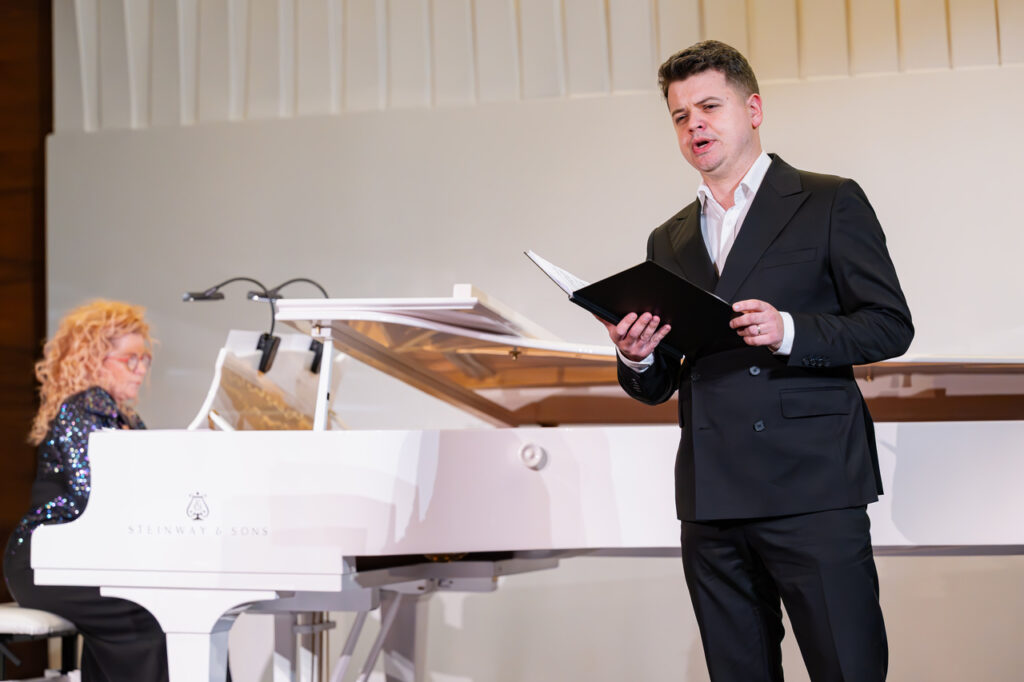 Jan Żądło (baryton) i Jolanta Munch (fortepian)