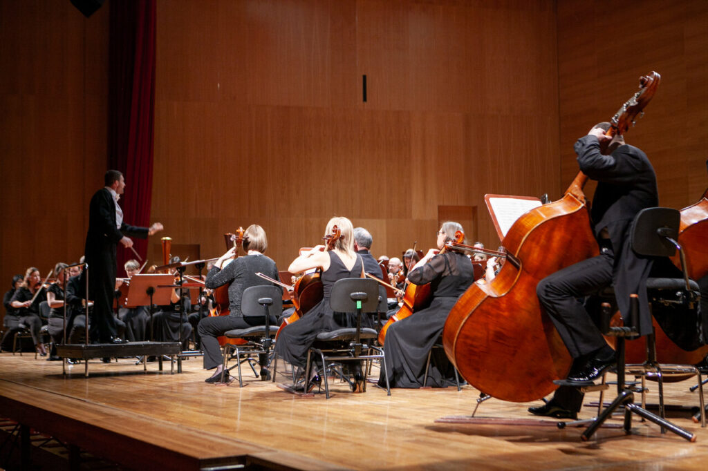 Orkiestra Symfoniczna Filharmonii Podkarpackiej pod batutą Jiri Petrdlika