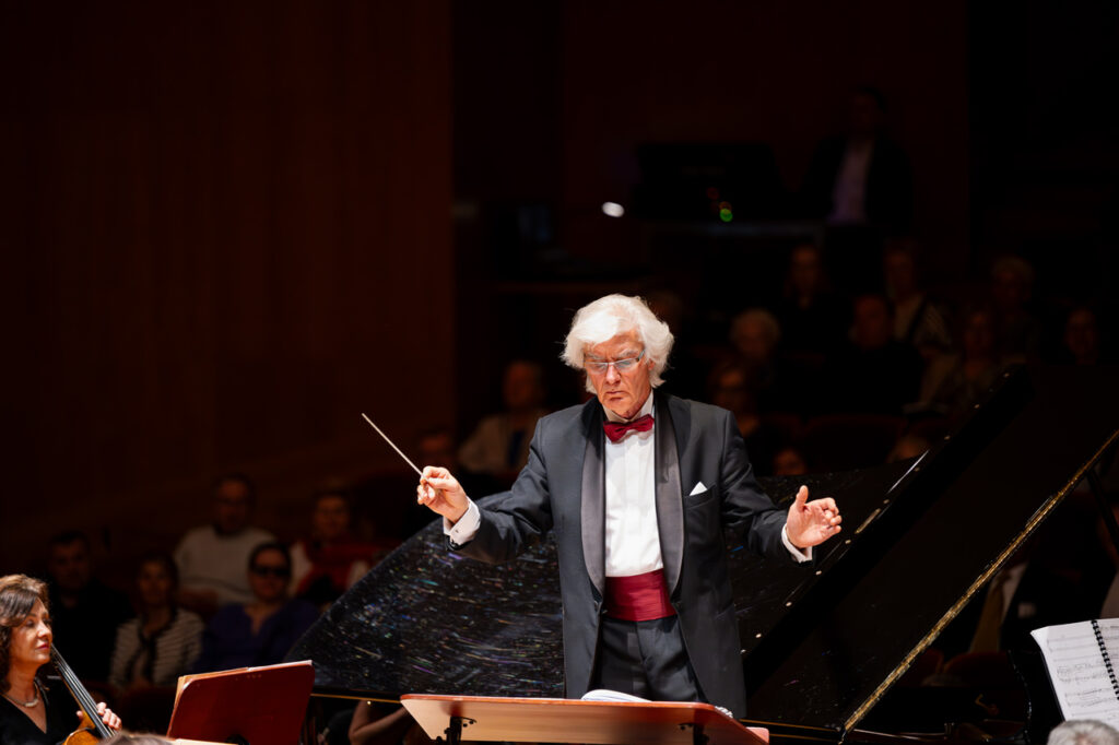 Tadeusz Wojciechowski (dyrygent), w czasie koncertu symfonicznego