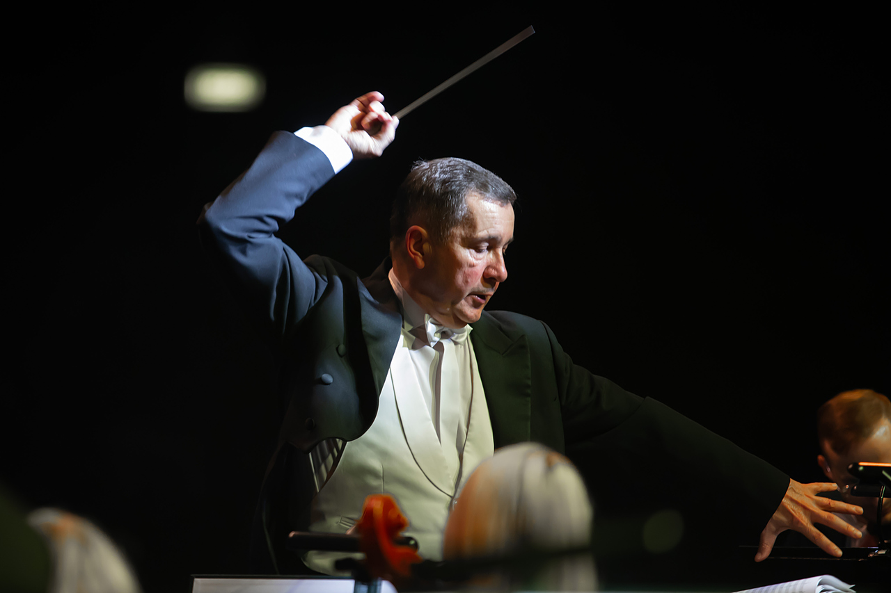 SCH- fota 4_Easy-Resize.com Sławomir Chrzanowski - dyrygent