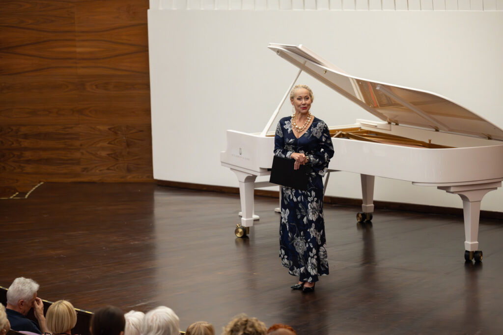 Mariola Łabno - Flaumenhaft (konferansjer)