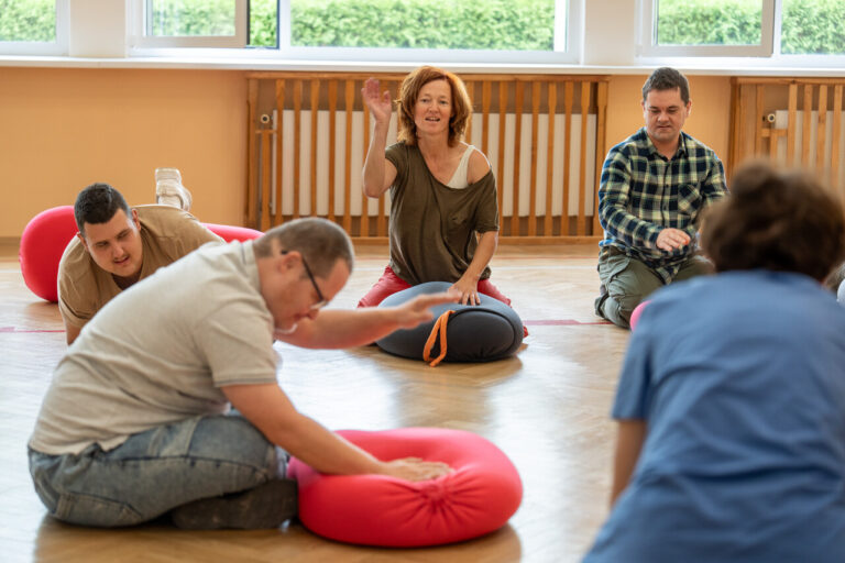 Read more about the article „Rozmaitości. Wystawa 30 lat Warsztatu Terapii Zajęciowej”