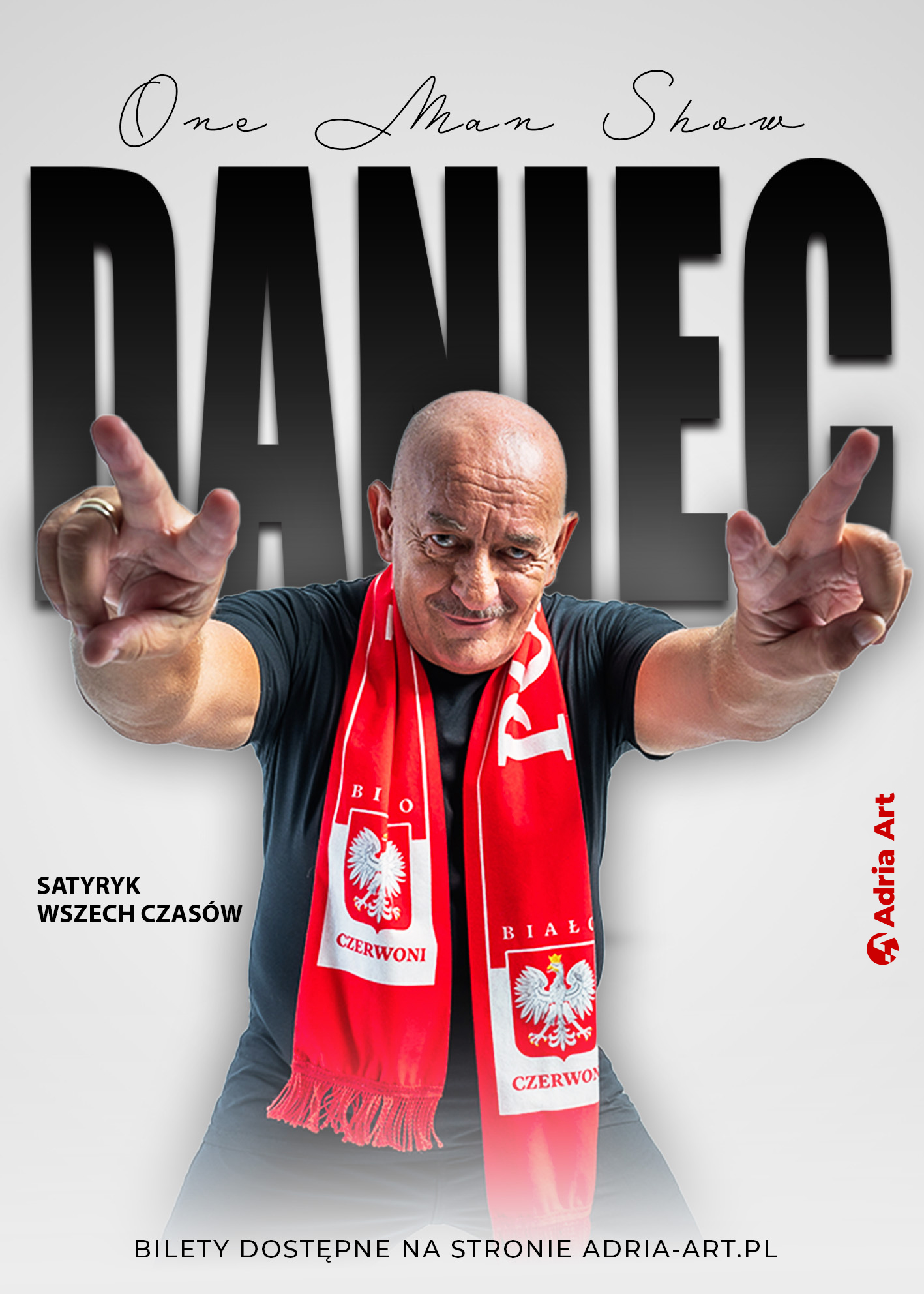 Po lewej stronie znajduje się grafika promująca wydarzenie zatytułowane Marcin Daniec – One Man Show szczegóły są zawarte na stronie internetowej
