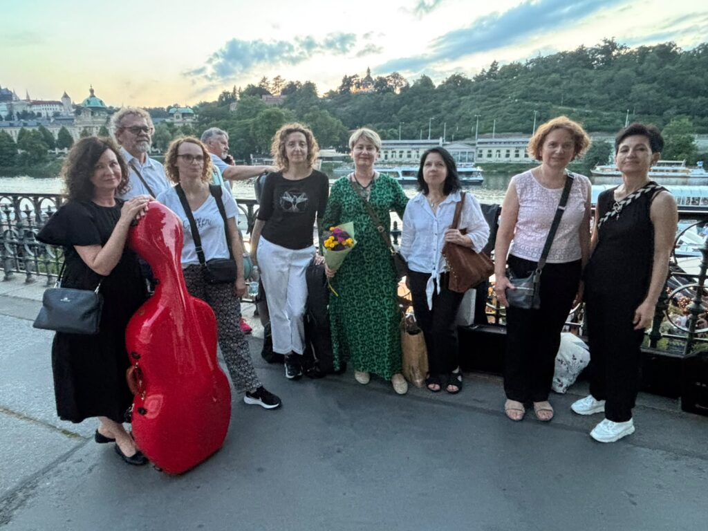 Orkiestra Smyczkowa Filharmonii Podkarpackiej w czasie wyjazdu do Pragi