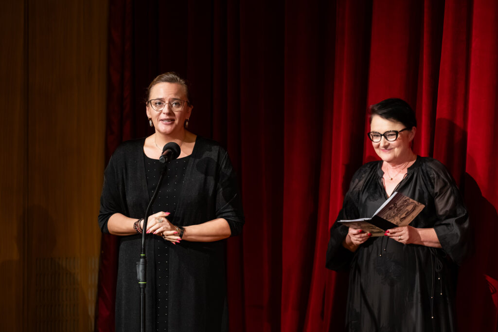 Małgorzata Jarosińska - Jedynak (Zarząd Województwa Podkarpackiego) i Marta Wierzbieniec (dyrektor Filharmonii Podkarpackiej)